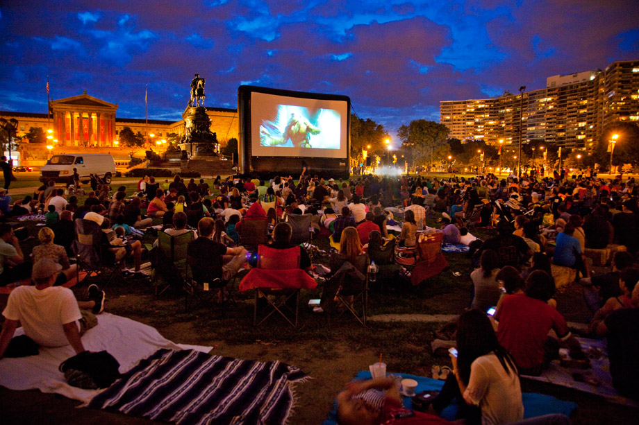 An outdoor movie screening at The Oval (Photo by M. Fischetti for Visit Philadelphia)